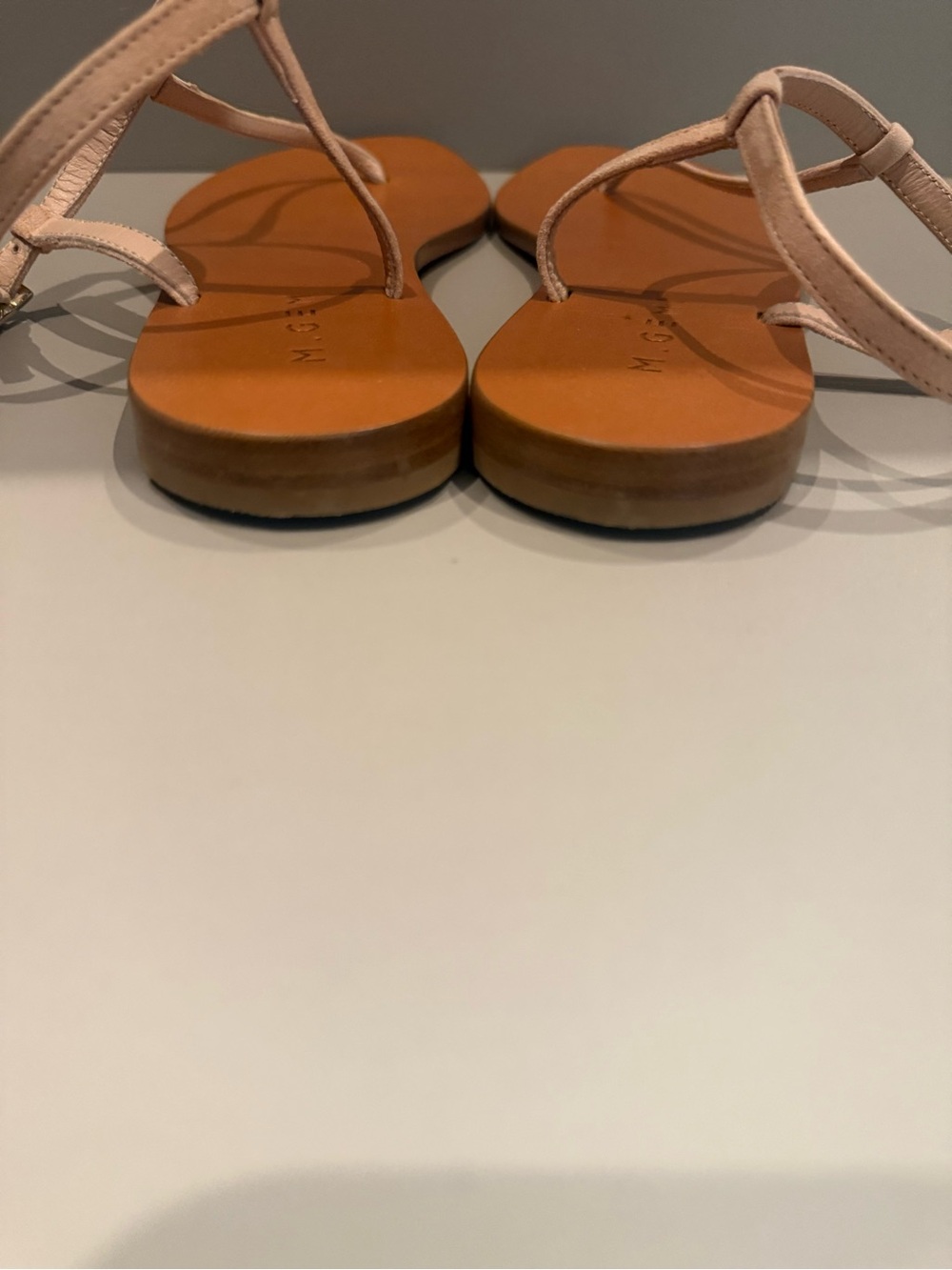 M. Gemi Blush Leather T‑Strap Sandals - Picture 3 of 5